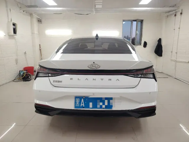 Hyundai Elantra — Фото автомобиля 5