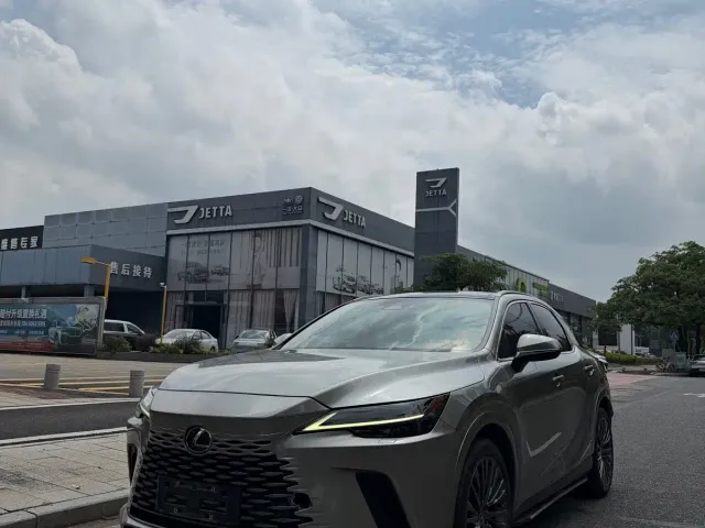 Фотография автомобиля — Lexus RX