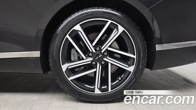 Genesis G80 RG3 — Фото автомобиля 6