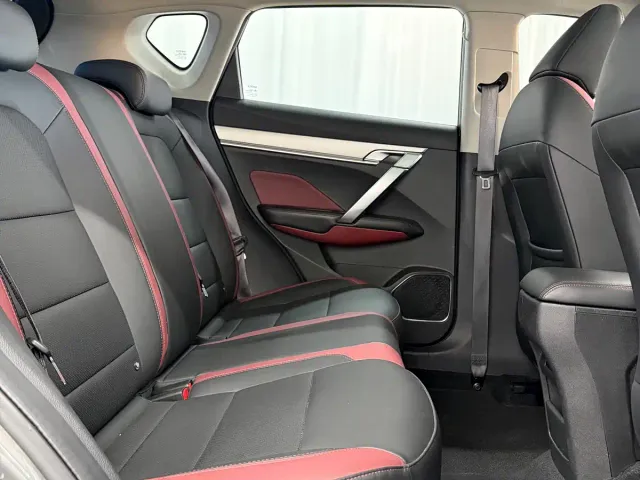 Geely Binyue — Фото автомобиля 10