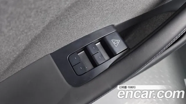 Tesla Model 3 — Фото автомобиля 28