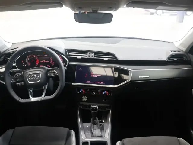 Audi Q3 — Фото автомобиля 10