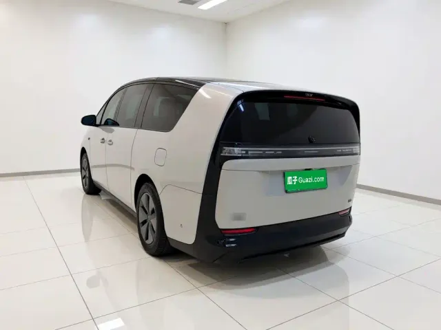 Li Auto Li Auto MEGA 2024 Ultra — Фото автомобиля 4
