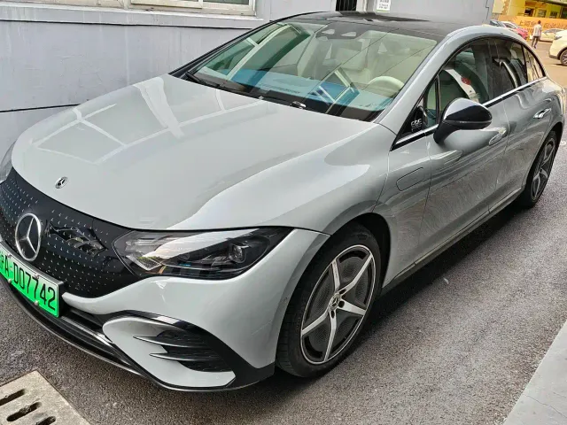 Фотография автомобиля — Mercedes-Benz EQE