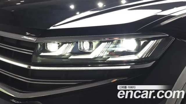 Volkswagen Touareg — Фото автомобиля 7