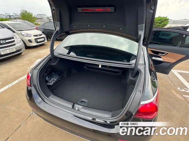 Mercedes-Benz E-Class — Фото автомобиля 13