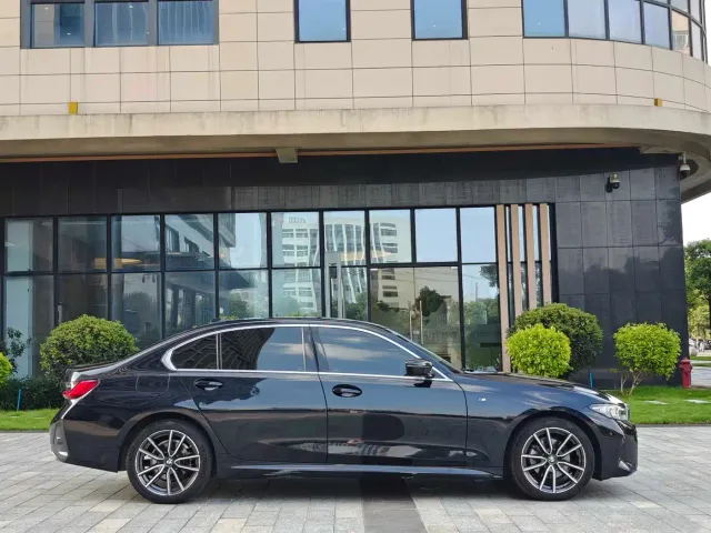 BMW 3 Series — Фото автомобиля 4