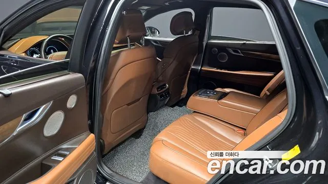 Genesis G80 Бензин 3.5 турбо AWD — Фото автомобиля 11