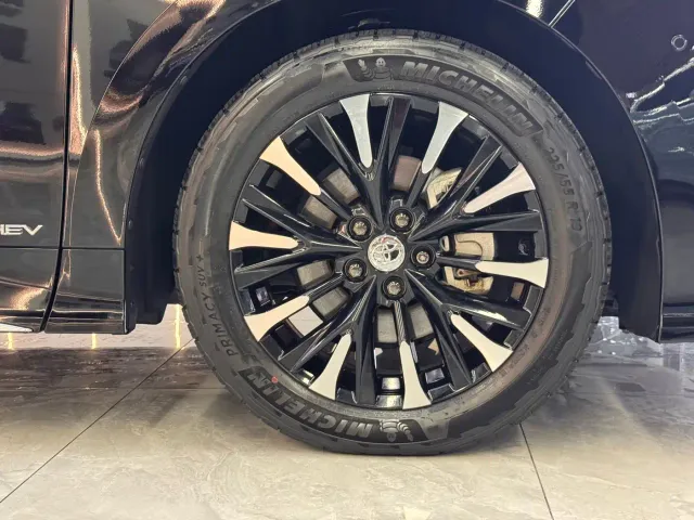 Toyota Alphard — Фото автомобиля 7