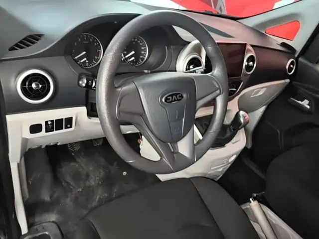 JAC Refine M3 — Фото автомобиля 9
