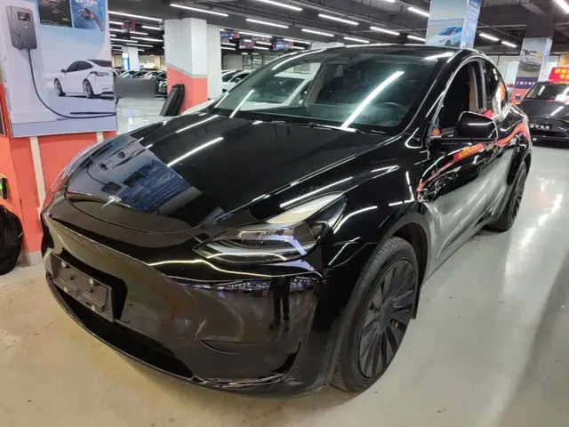 Фотография автомобиля — Tesla Model Y