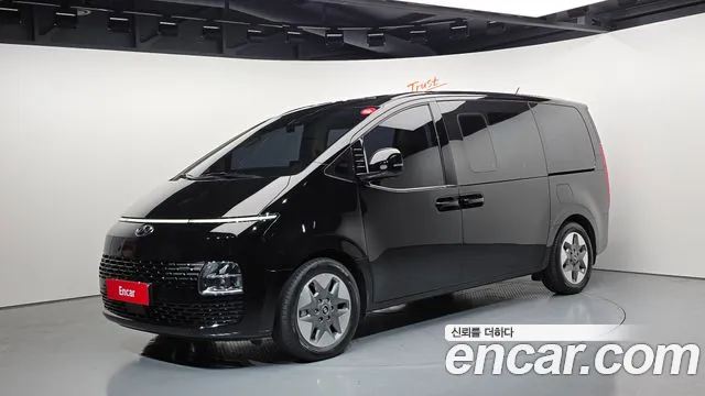 Фотография автомобиля — Hyundai Staria