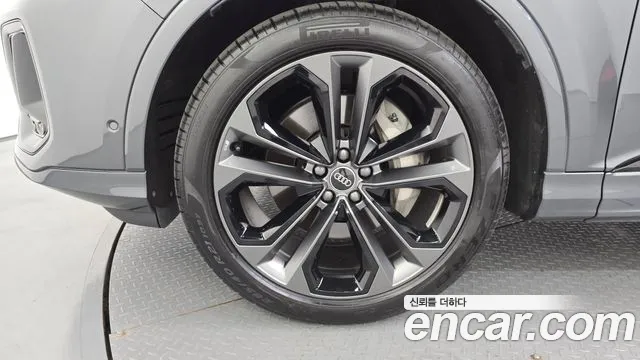 Audi Q7 55 TFSI quattro Premium — Фото автомобиля 3
