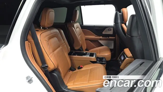 Lincoln Aviator 2nd Gen — Фото автомобиля 11