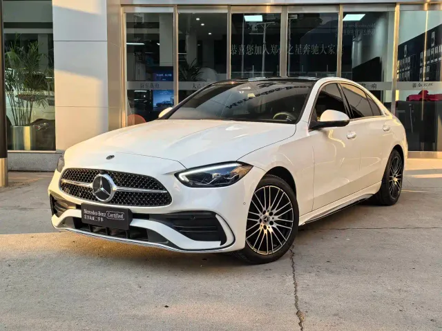 Фотография автомобиля — Mercedes-Benz C-Class