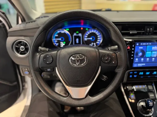 Toyota Corolla Twin Engine E+ — Фото автомобиля 12