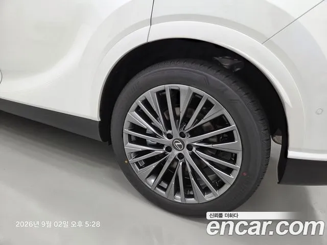 Lexus RX — Фото автомобиля 5
