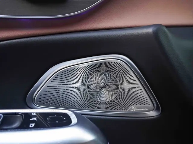 Mercedes-Benz E-Class — Фото автомобиля 11