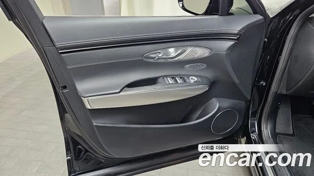 Genesis GV70 — Фото автомобиля 13