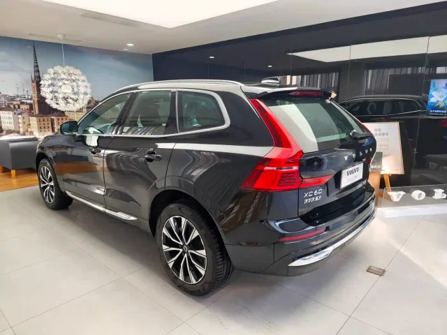 Volvo XC60 — Фото автомобиля 12