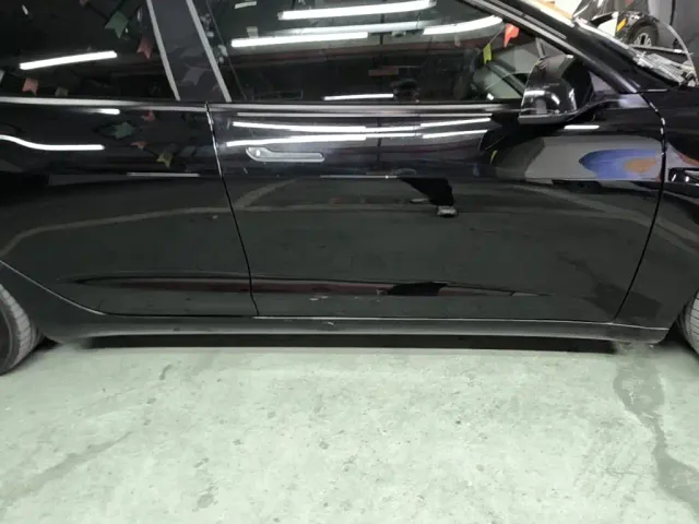 Tesla Model 3 — Фото автомобиля 20