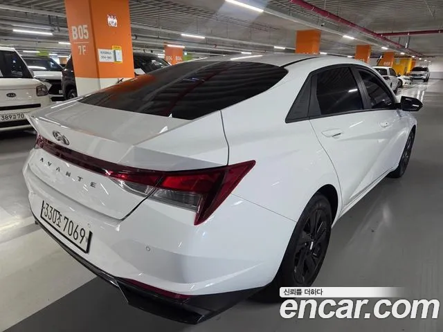Hyundai Avante CN7 — Фото автомобиля 3