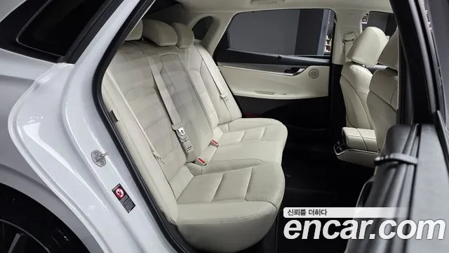 Hyundai Grandeur New — Фото автомобиля 18