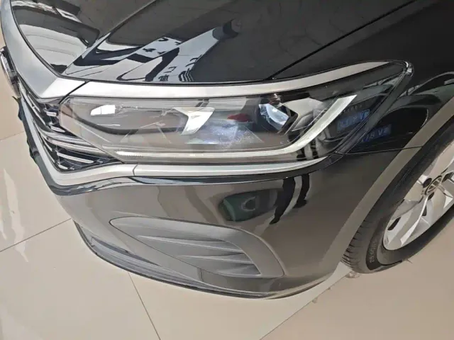 Volkswagen Passat — Фото автомобиля 23