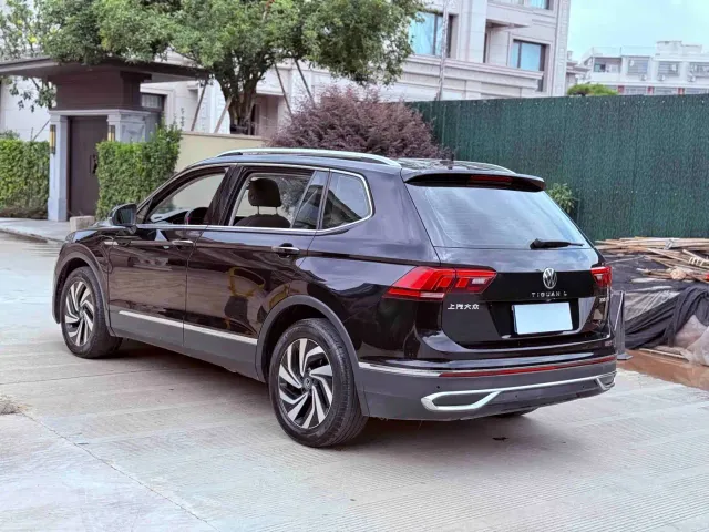 Volkswagen Tiguan L — Фото автомобиля 9