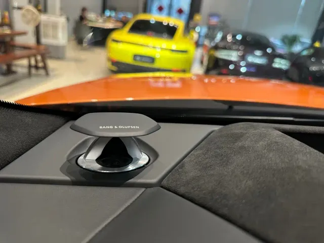 Lamborghini Urus — Фото автомобиля 14