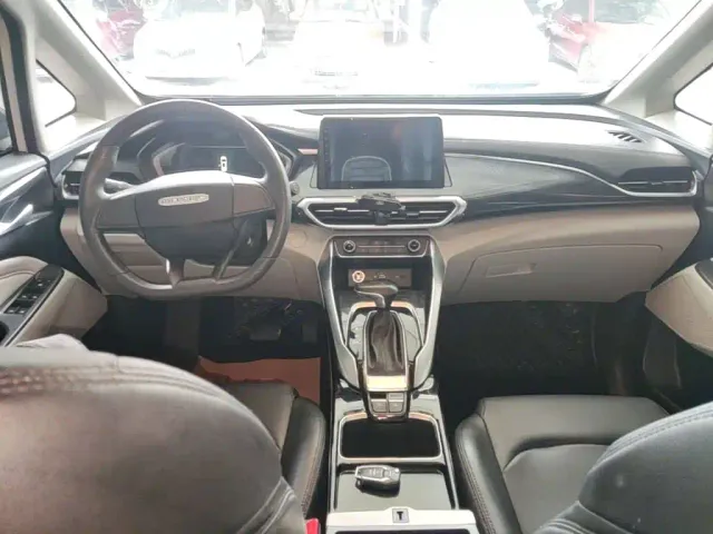 Maxus G50 — Фото автомобиля 9