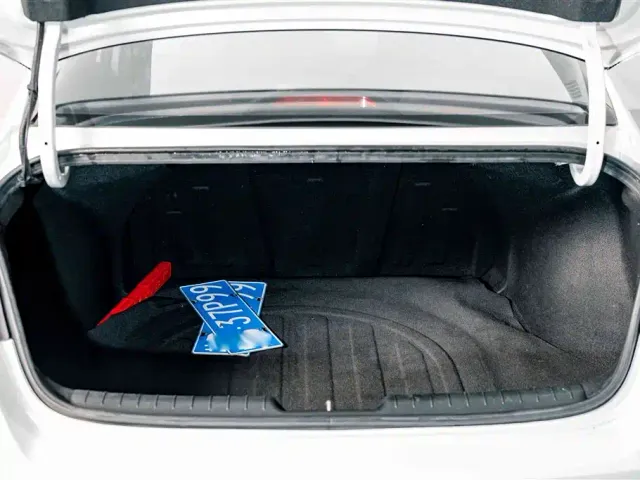 Hyundai Elantra — Фото автомобиля 22