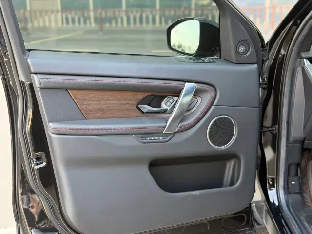 Land Rover Discovery Sport — Фото автомобиля 4