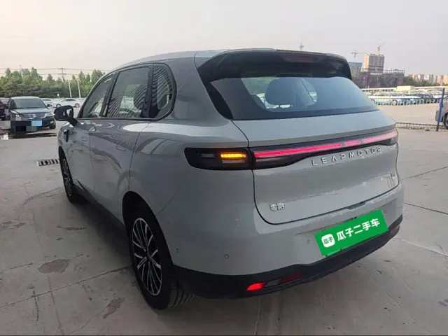 Leapmotor B10 — Фото автомобиля 4