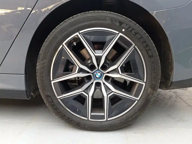 BMW i5 — Фото автомобиля 17