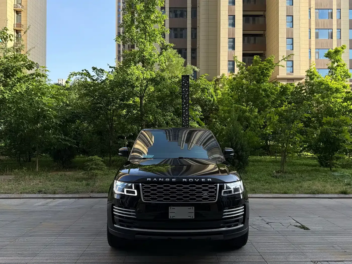 Land Rover Range Rover 2022 3.0 L6 400PS Prestige Genesis Extended Edition — Фото автомобиля 3