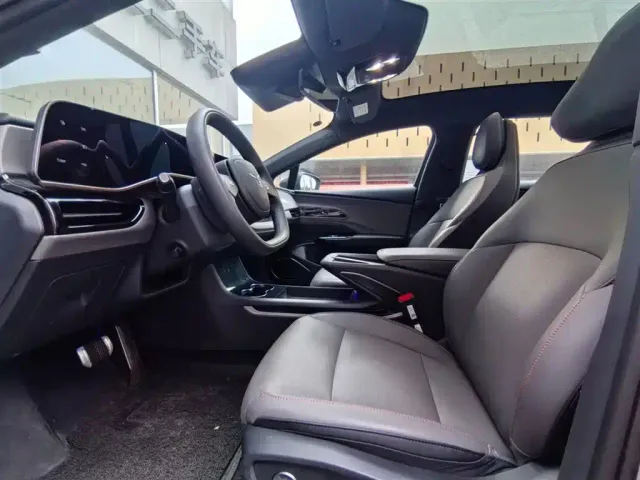 Hongqi EH7 — Фото автомобиля 11