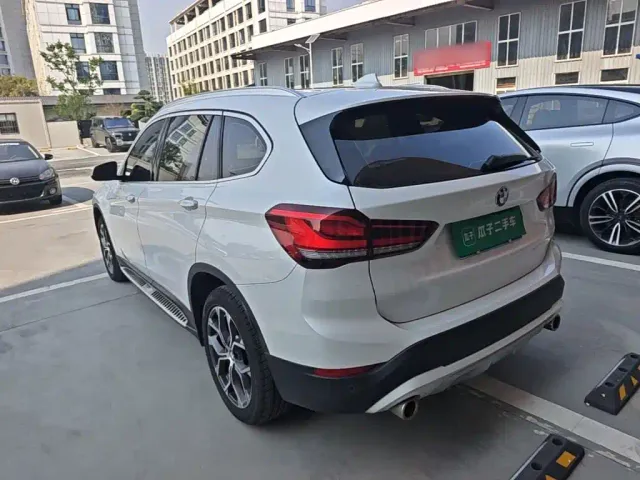 BMW X1 — Фото автомобиля 4