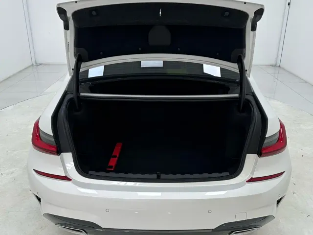 BMW 3 Series — Фото автомобиля 15