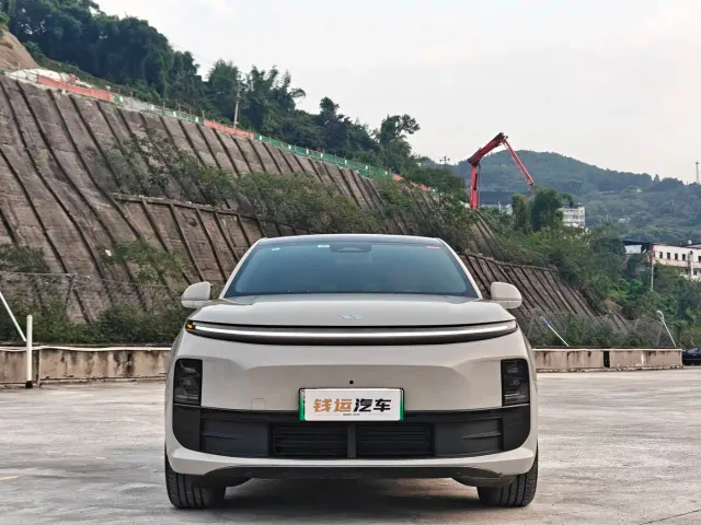 Li Auto L6 — Фото автомобиля 2