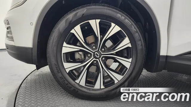 Renault-KoreaSamsung QM6 Новый QM6 2.0 GDe LE Signature 2WD — Фото автомобиля 5
