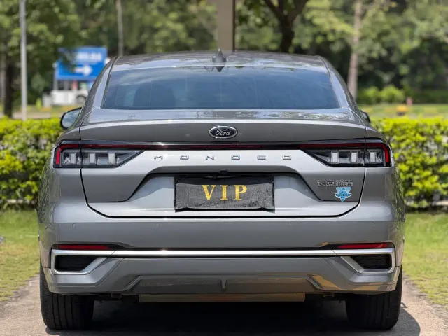Ford Mondeo — Фото автомобиля 9