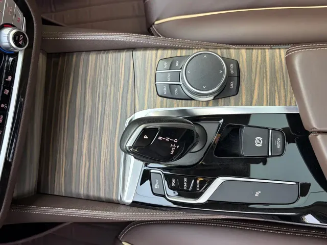 BMW 5 Series — Фото автомобиля 8