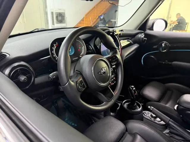 MINI Hatch — Фото автомобиля 9