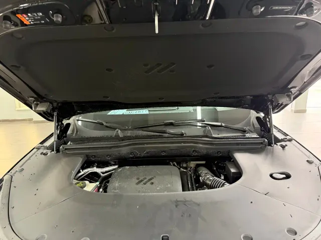 IM Motors LS8 — Фото автомобиля 6