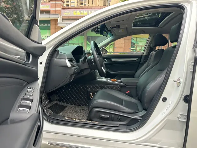 Honda Accord — Фото автомобиля 11