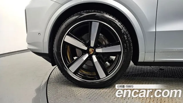 Porsche Cayenne PO536 — Фото автомобиля 4