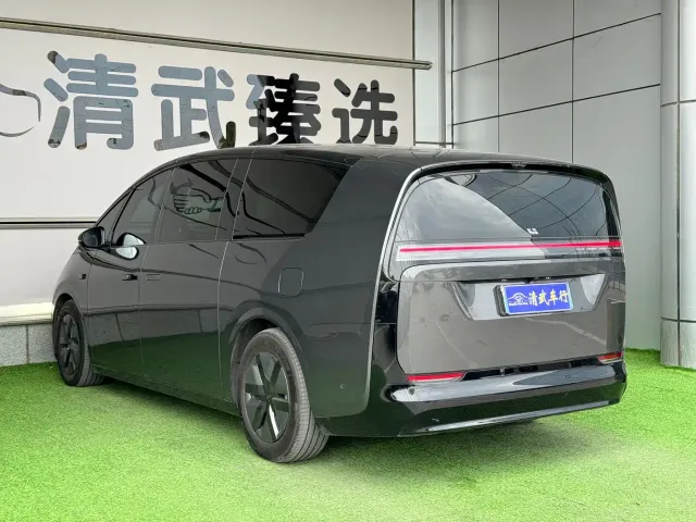 Li Auto MEGA — Фото автомобиля 16