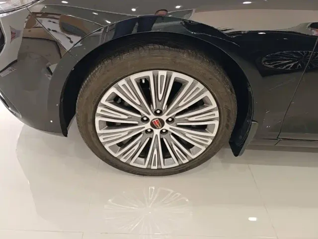 Hongqi H5 — Фото автомобиля 22