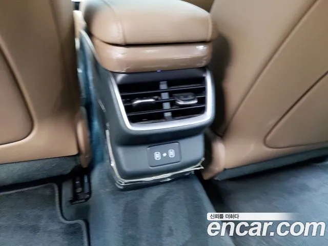 Hyundai Grandeur Grandeur (GN7) 2.5 Бензин 2WD — Фото автомобиля 30